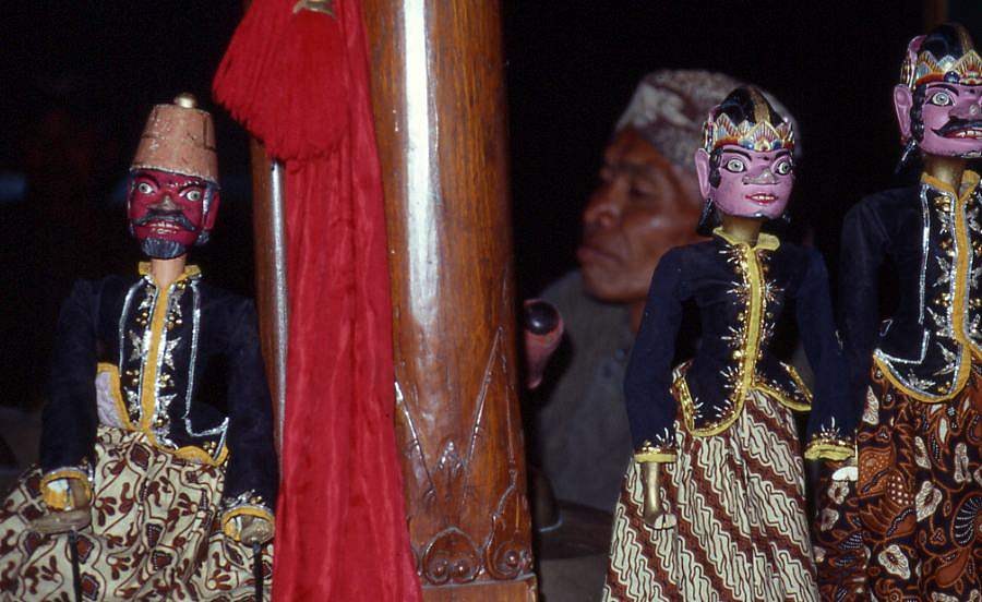 Puppets01