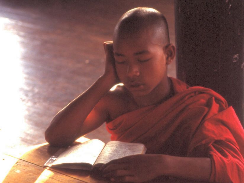 MyanmarMonk1